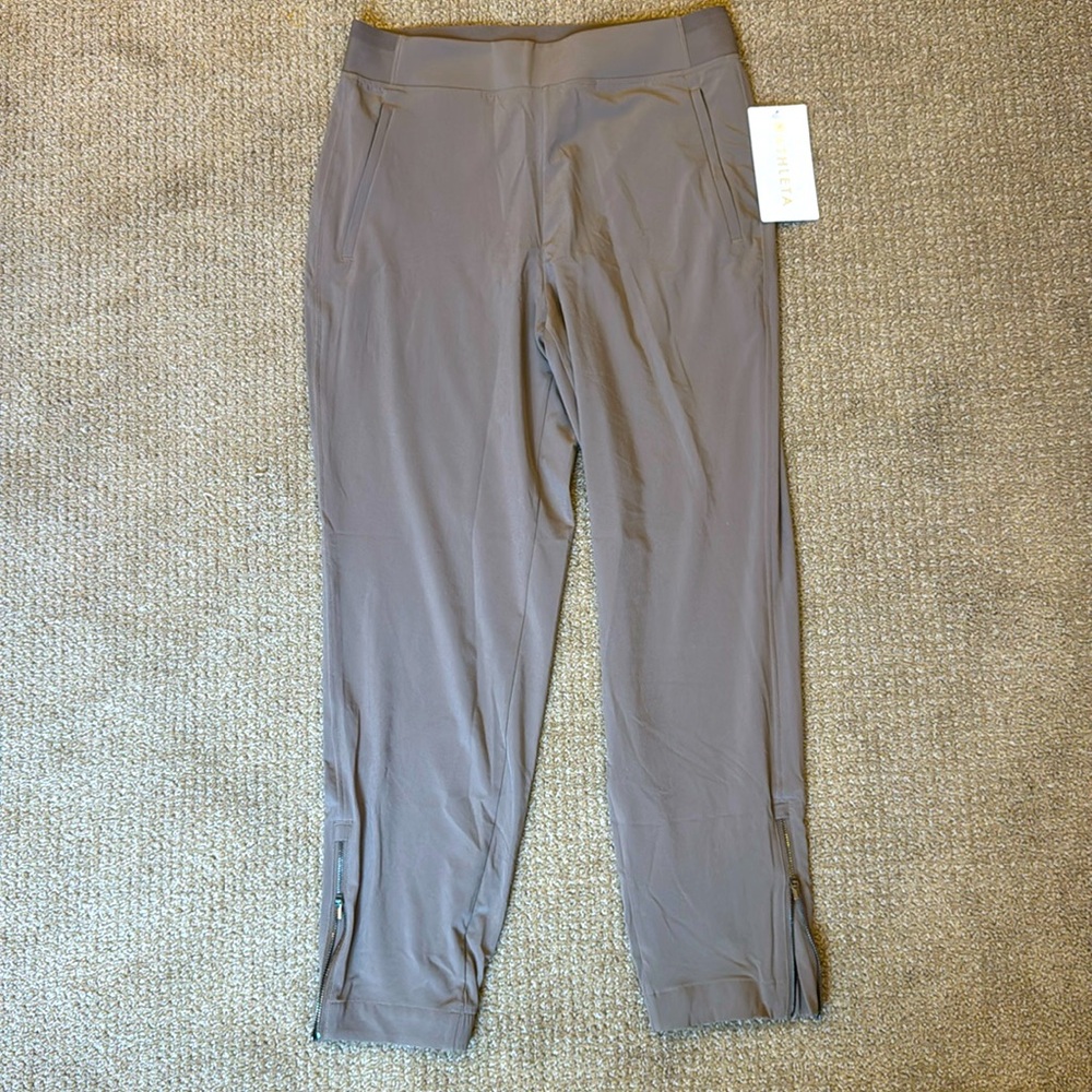 Athleta Brooklyn Heights jogger. Size 4. NWT